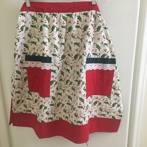 NWOT Apron and Matching Pot Holders